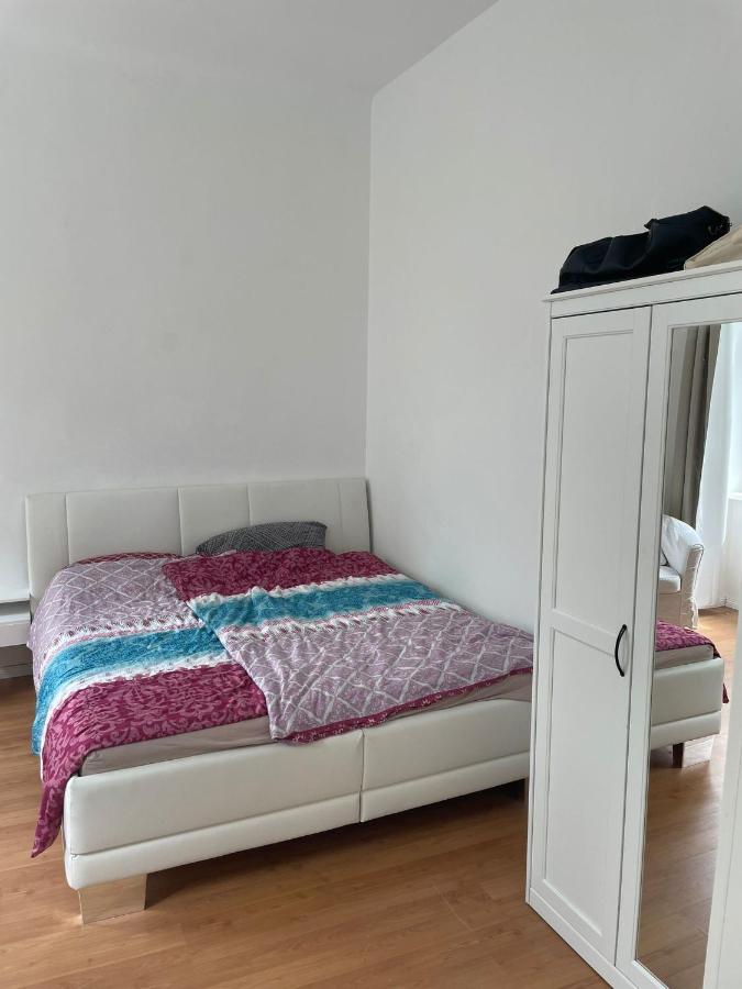 Small Apartment Near The Center Viena Exterior foto